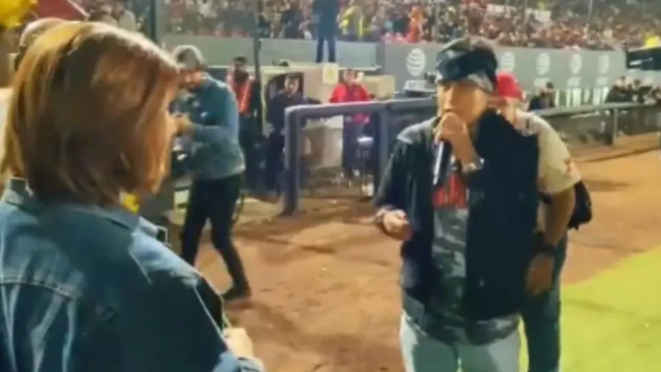 Video: Aficionado fue 'bateado' por su pareja en el partido de Toros de Tijuana