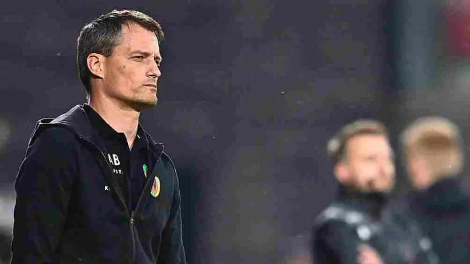 Johan Vásquez: Genoa anunció a Alexander Blessin como su nuevo director técnico