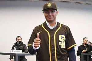 Rosman Verdugo: El mejor prospecto de México firmó con los Padres de San Diego