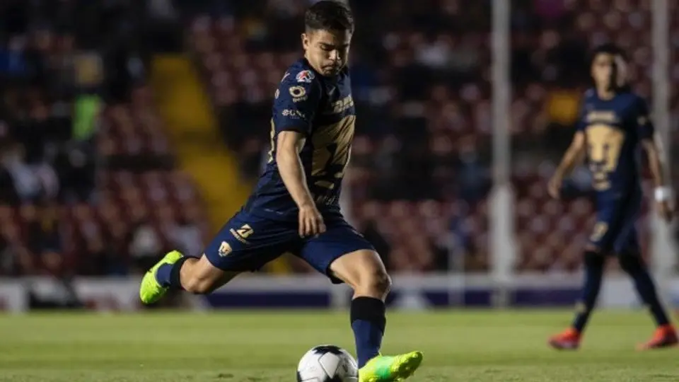Pumas: Así quedó la pierna de Marco García; fue llevado al hospital