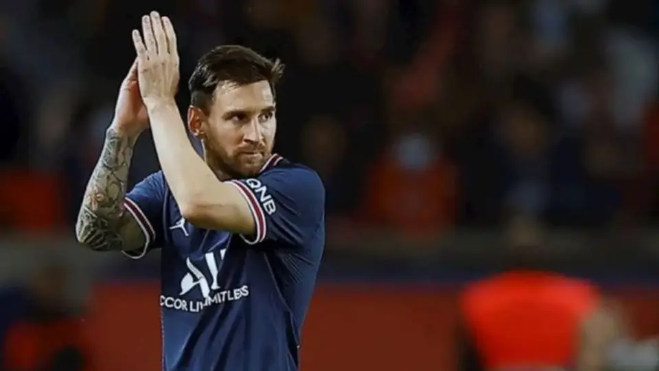 Messi superó el Covid-19 y viajó a París para reincorporarse con el PSG