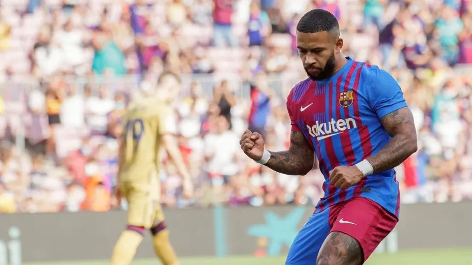 Barcelona: Memphis y Dest superaron sus lesiones; fueron convocados vs Frankfurt