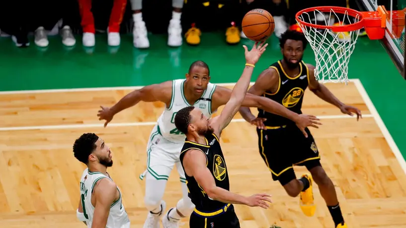 Steph Curry tranquilizó a Warriors tras lesión ante Celtics: 'Estaré listo para el viernes'