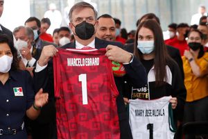 Marcelo Ebrard dio positivo a Covid-19