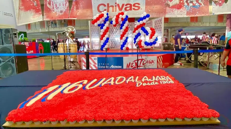 Chivas: Afición organizó fiesta previo al Repechaje con motivo de su aniversario 116