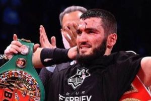 Artur Beterbiev anunció que quiere pelear contra Canelo en las 175 libras