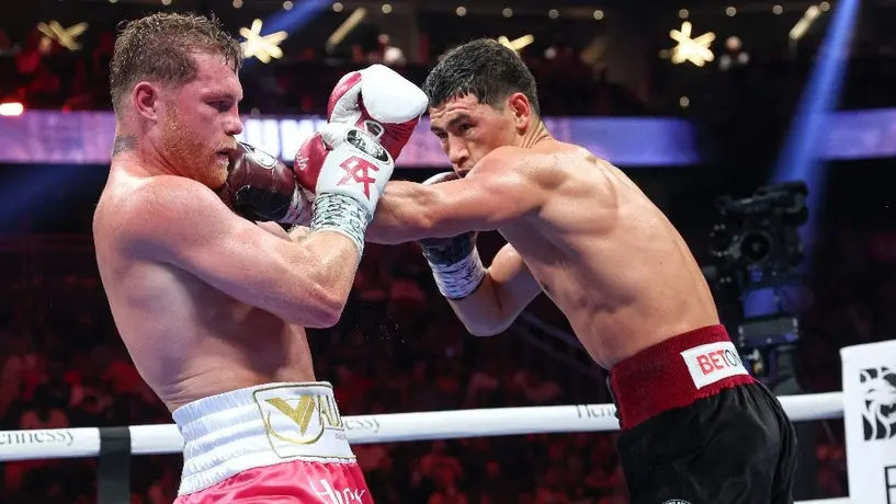 Canelo Álvarez: Dmitry Bivol conservó el título semicompleto tras vencer al mexicano