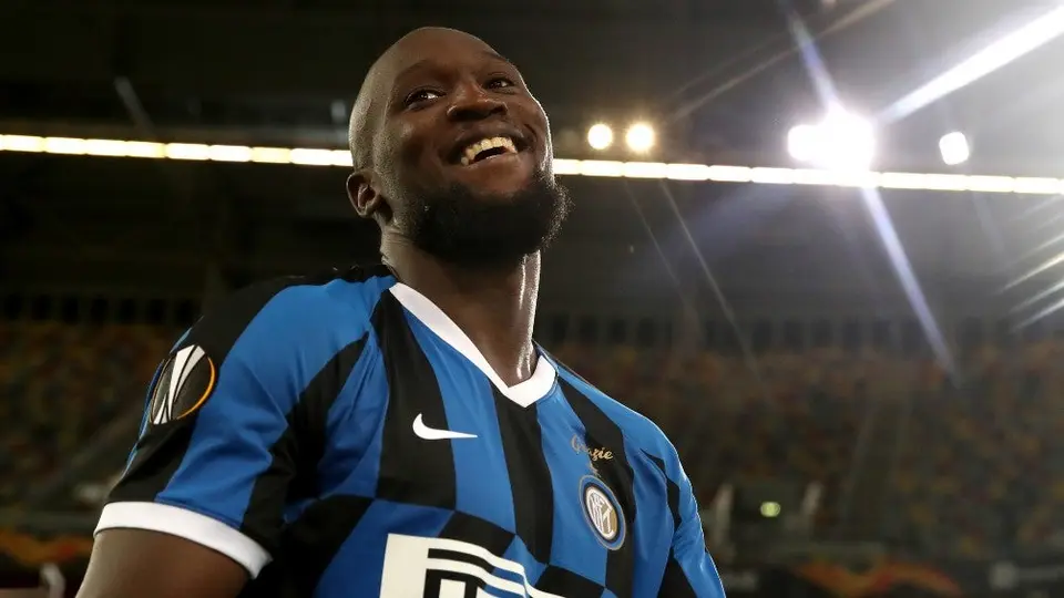 Romelu Lukaku aterrizó en Milán para reportar con el Inter: 'Estoy muy feliz'