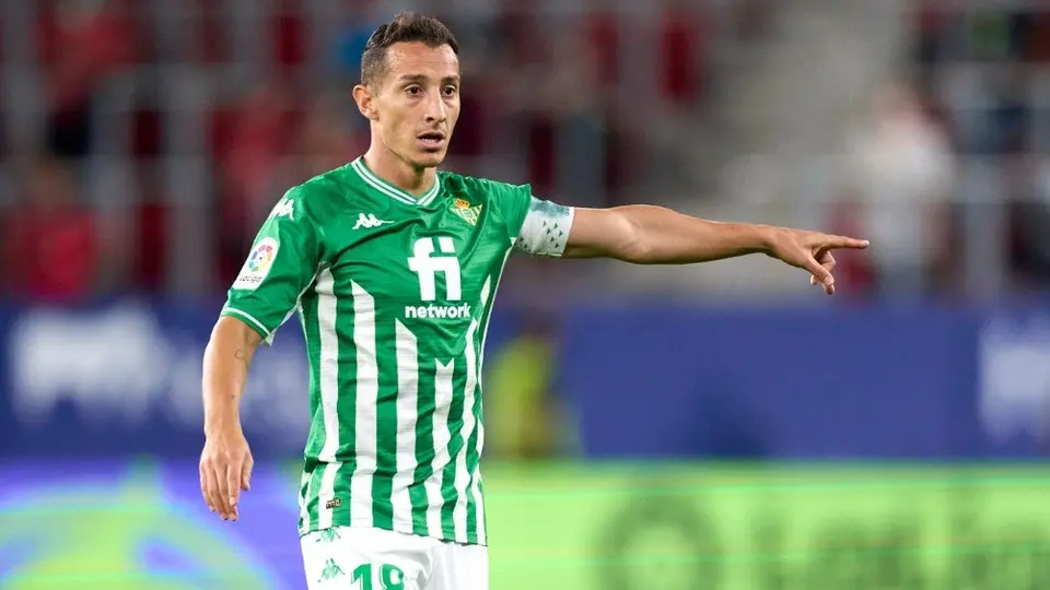 Andrés Guardado: Afición de Sevilla entonó 'Guardado muérete' durante el derbi ante Betis