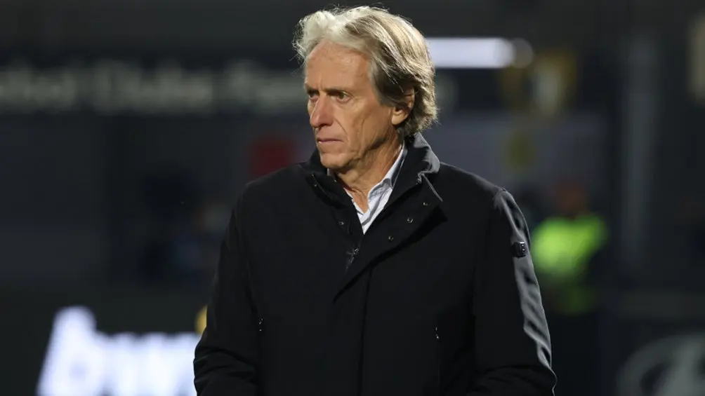 Jorge Jesus durante un duelo del Benfica | TWITTER @SLBENFICA