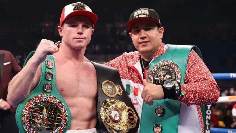 Eddy Reynoso no ve con buenos ojos que Canelo enfrente a Benavidez