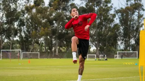 Carlos Salcedo: DT de Toronto FC comparó al mexicano con Sergio Ramos