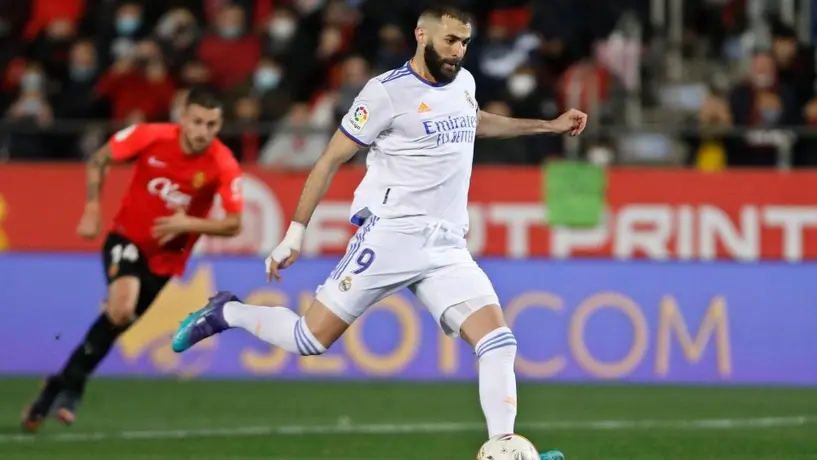 Karim Benzema presume su nueva joya: un Bugatti Chirón de 2.4 mde