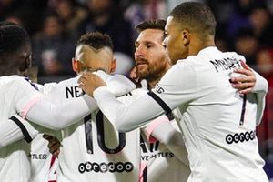 Golfista juvenil se encontró con el PSG en elevador y los sorprendió con selfie