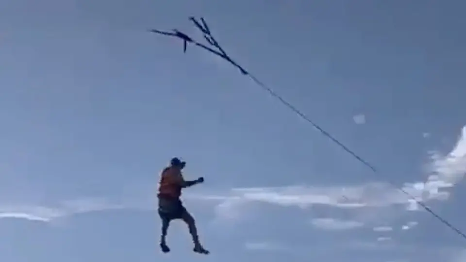 Mazatlán: Turista cayó de un parapente por la falla del arnés de seguridad