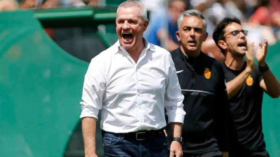 Xavi elogió a Javier Aguirre: 'Siempre saca rendimiento de sus equipos'