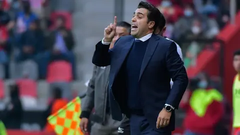 Chivas: Sólo cinco goles sin un '9' en el campo en la era Michel Leaño