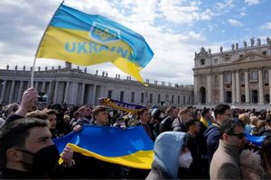 Papa Francisco exhorta a detener la masacre e inaceptables agresiones en Ucrania