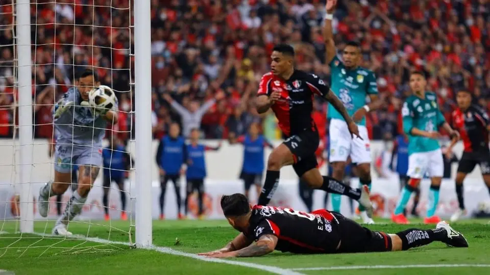 Atlas: La increíble falla de Edgar Zaldívar con la portería abierta en la Final