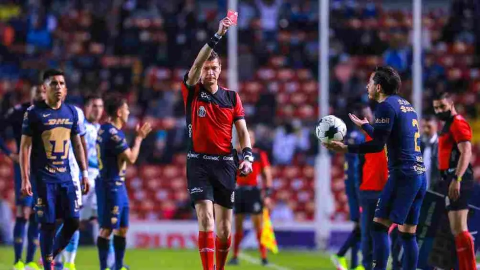 Pumas: Analiza apelar expulsión de Alan Mozo contra Gallos