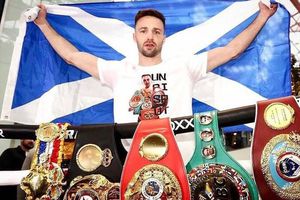 Josh Taylor retuvo sus títulos por decisión dividida ante Jack Catterall