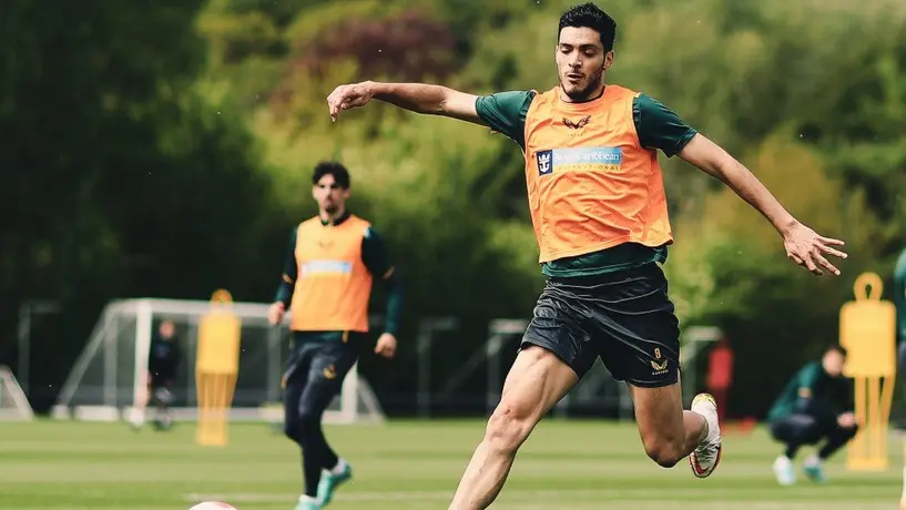 Video: Wolverhampton felicitó a Raúl Jiménez por su cumpleaños