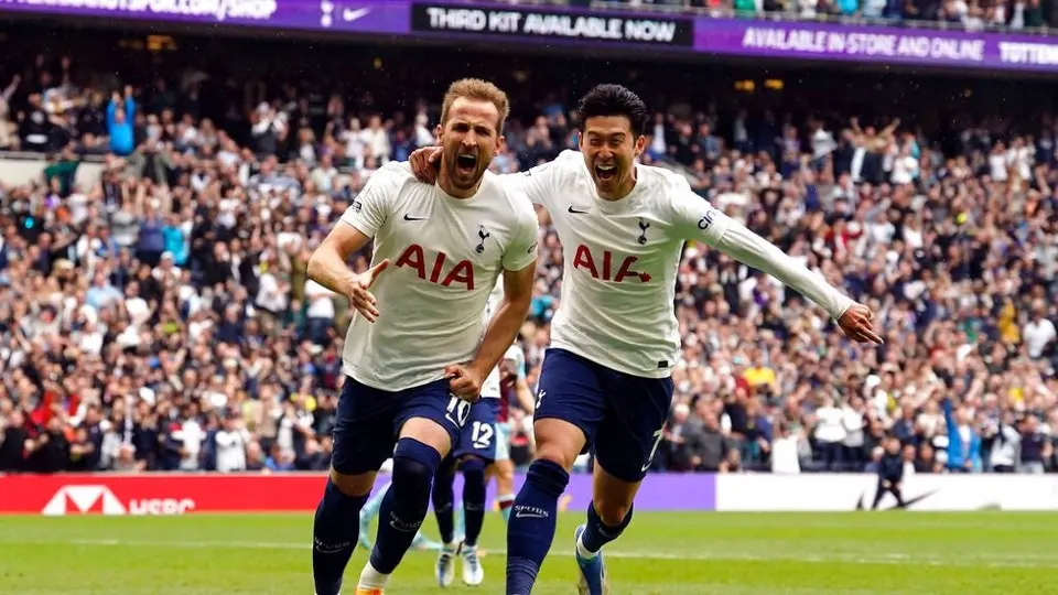 Harry Kane comandó victoria de Tottenham sobre Burnley y se aferra a puestos de Champions