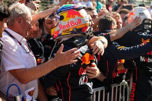 Helmut Marko sobre la ‘batalla’ de Checo y Verstappen: ‘Max demostró ser mejor’
