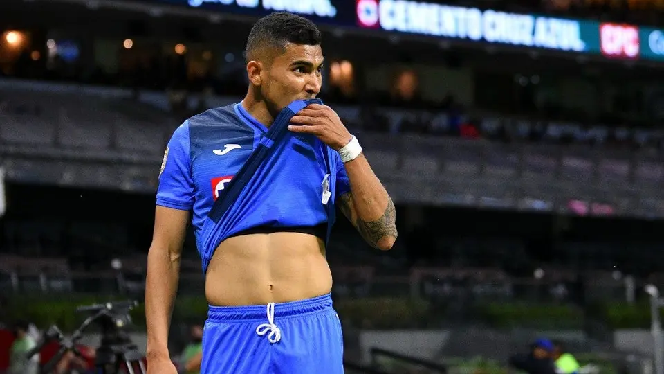 ¿Con qué jugadores competirá Orbelín Pineda por un puesto en el Celta de Vigo?