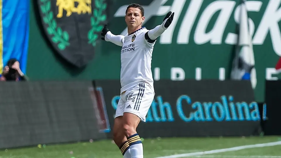 Chicharito Hernández: Anotó gol en el partido vs LAFC de Carlos Vela