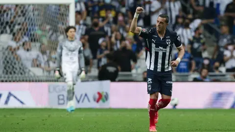Rayados: Rogelio Funes Mori anunció haber sido operado con éxito de la rodilla