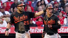 Ramón Urías: Anotó y produjo carrera en remontada de Orioles ante Angels