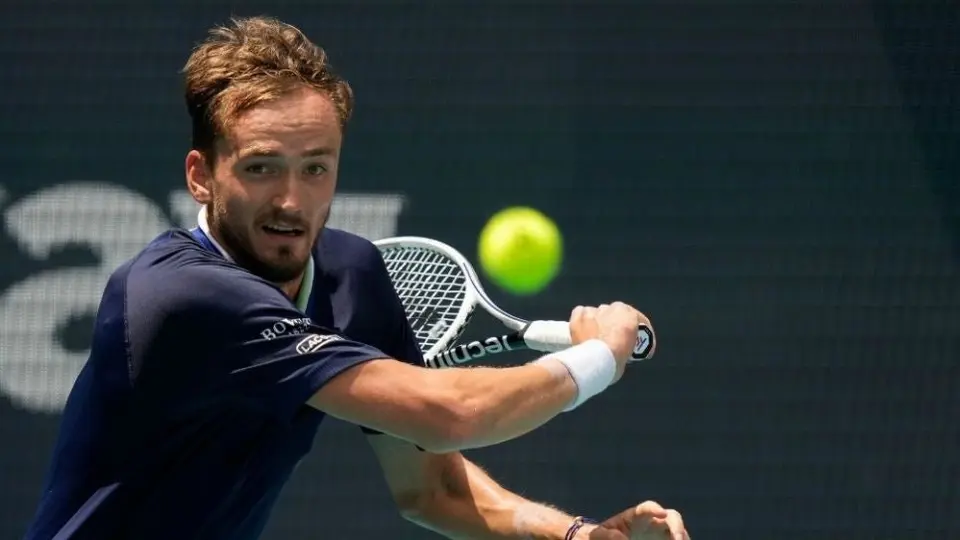 Daniil Medvedev, baja de uno a dos meses por operación de hernia
