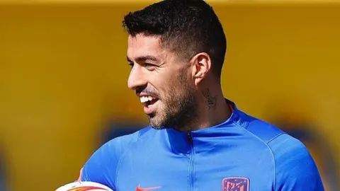 Luis Suárez conmueve las redes tras increíble gesto con un niño uruguayo