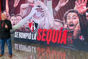 Video: Perro Bermúdez cumplió y se pintó el escudo del Atlas en la cabeza