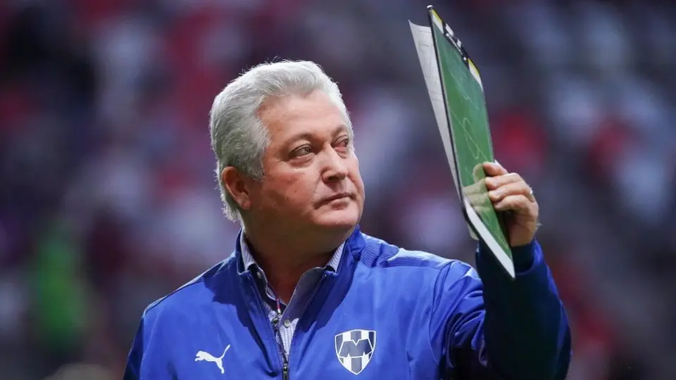 Víctor Manuel Vucetich: El técnico de Rayados se convirtió en abuelo