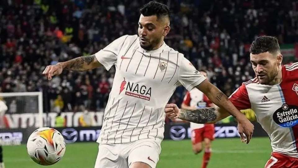 Tecatito Corona: 'Me imaginé tres veces ser jugador del Sevilla'