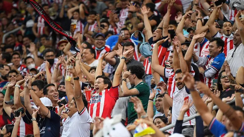 Chivas vs Pumas: Abuelito insultó en plena transmisión: ‘Chin… a su madre, todos’