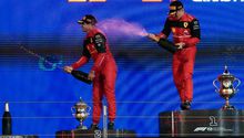 GP de Bahréin: Ferrari, con doblete, pasó por encima del campeón; Leclerc se coronó