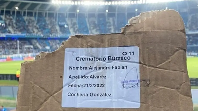 Hincha del Racing 'esparció' las cenizas de un familiar desde la tribuna alta durante partido
