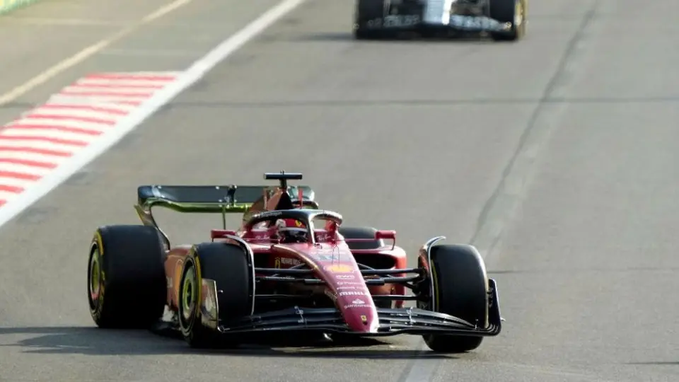 Leclerc, por delante de Checo Pérez en el segundo libre de Azerbaiyán