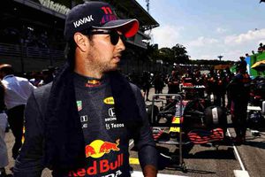 Checo Pérez asistió a concierto de Alejandro Fernández en Guadalajara