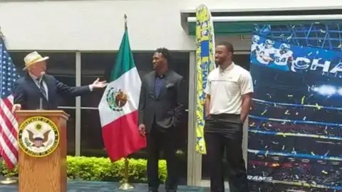 NFL: Embajada de Estados Unidos en México recibió a los Rams
