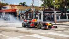 Red Bull: Checo Pérez realizó viaje por carretera abordo del RB7 de NY a Miami