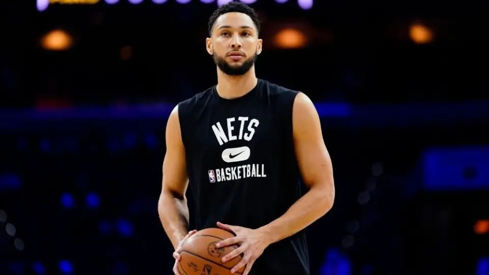NBA: Ben Simmons, baja indefinida debido a una hernia discal