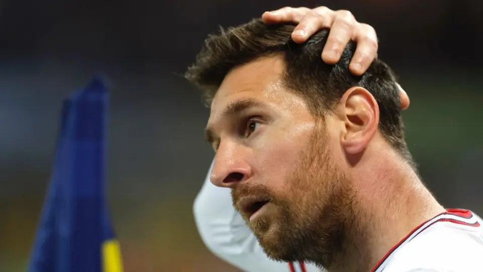 Messi: Presentó nueva lesión y está en duda para el PSG