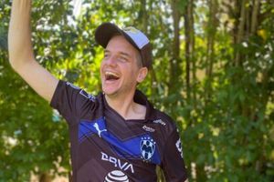 Jero Freixas demostró sus habilidades en los deportes durante un programa de TUDN