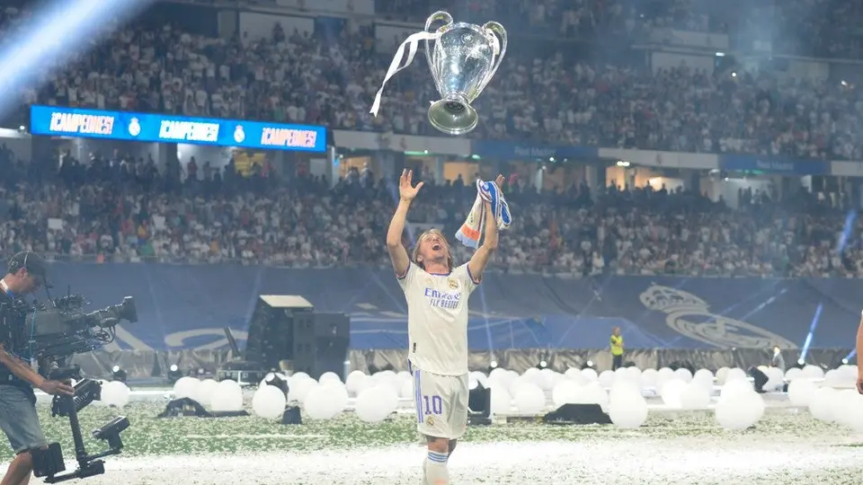 Real Madrid: Luka Modric renovó con el club hasta 2023
