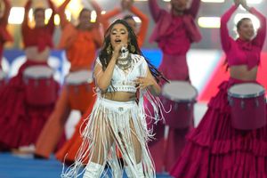 Van Basten sobre Camila Cabello en Champions: 'Nadie quería artistas random, queríamos futbol'