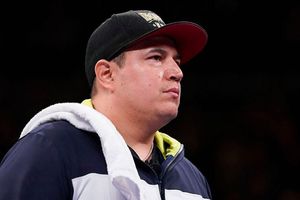 Eddy Reynoso a Chávez Jr. tras su regreso: 'Eres un ganador, sigue trabajando'